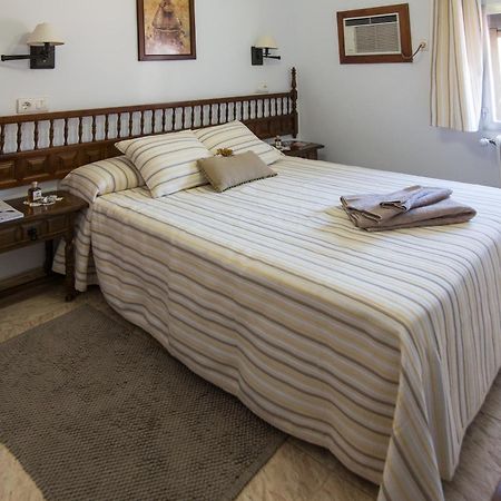 גואדלופה Hostal Alba Taruta חדר תמונה